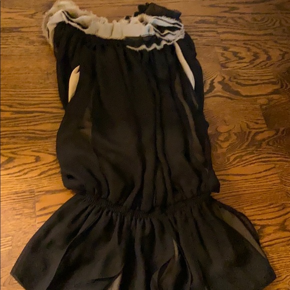 Brand new ruffle top - Picture 3 of 4